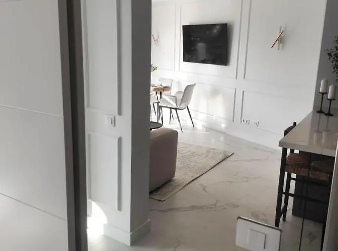 Penthouse Americas First Line De Lux شقة *